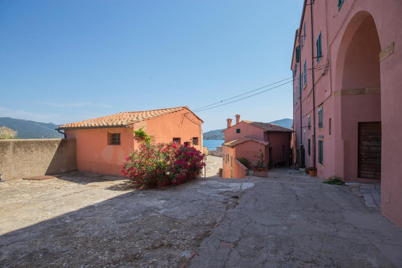 Helloelba Appartamento Il Faro Portoferraio Exteriör bild