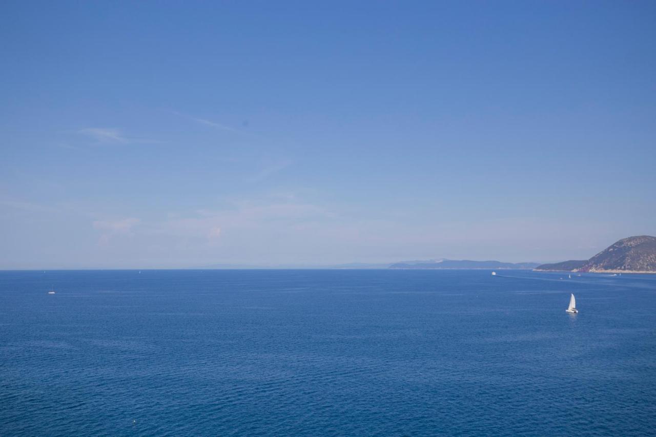 Helloelba Appartamento Il Faro Portoferraio Exteriör bild