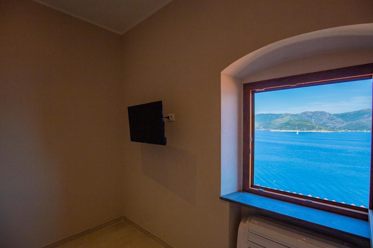 Helloelba Appartamento Il Faro Portoferraio Exteriör bild